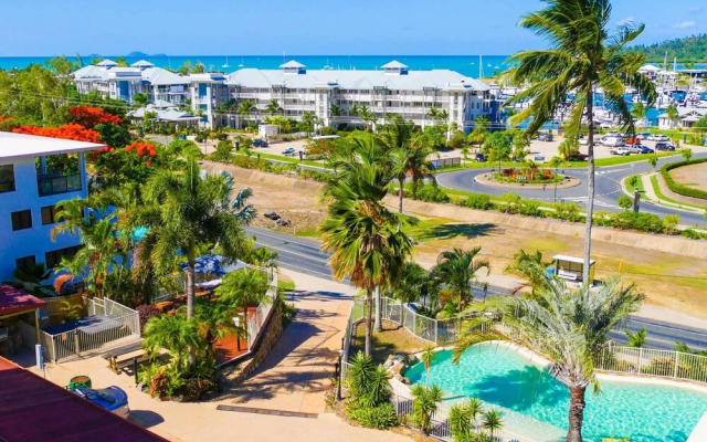 Spa Haven Deluxe 17A