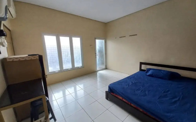 OYO LIFE 93634 Penginapan D'palinggihan Syariah