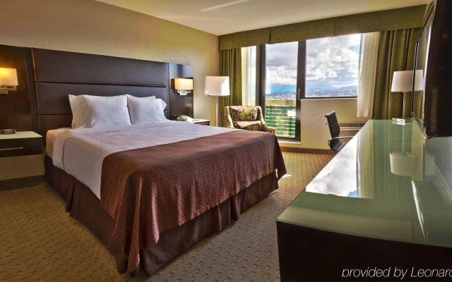 Holiday Inn Vancouver Centre by IHG
