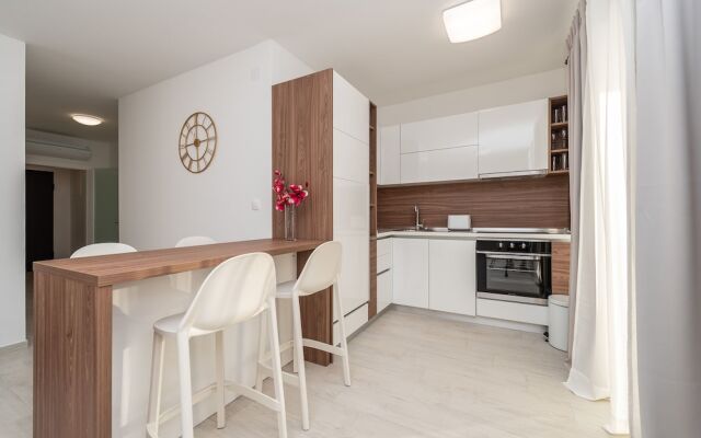 Apartments & Rooms Pool Villas Maris B