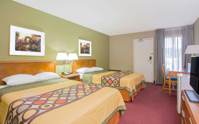 Howard Johnson by Wyndham San Pedro