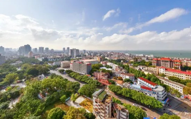 Vienna Hotel (Beihai City Hall Old Street) — 3-star hotel in Beihai