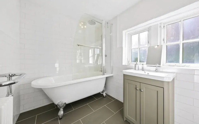 Host Stay Bradley House