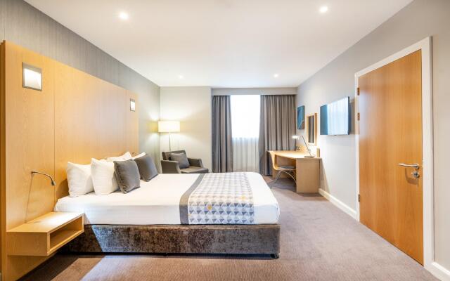 Holiday Inn London - Luton Airport, an IHG Hotel