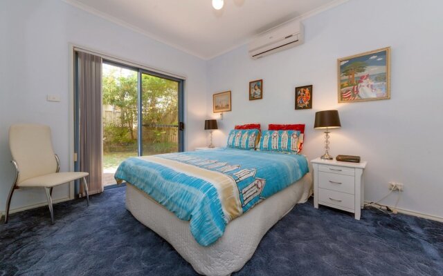 Tah Villa, 1/68 Marine Drive