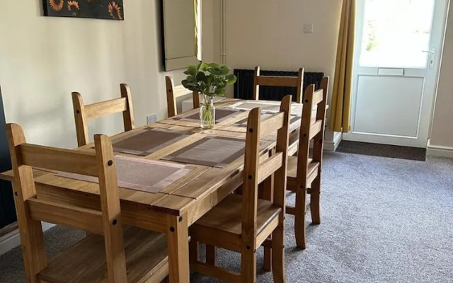 Lovely 2-bed Apartment in Stroud