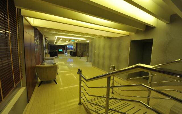 Al Janaderia Suites 7