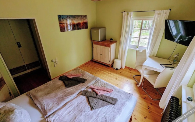 Hotel Lindequist Und Wald Hostel Sellin