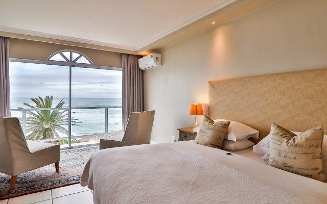 Hermanus Beachfront Lodge