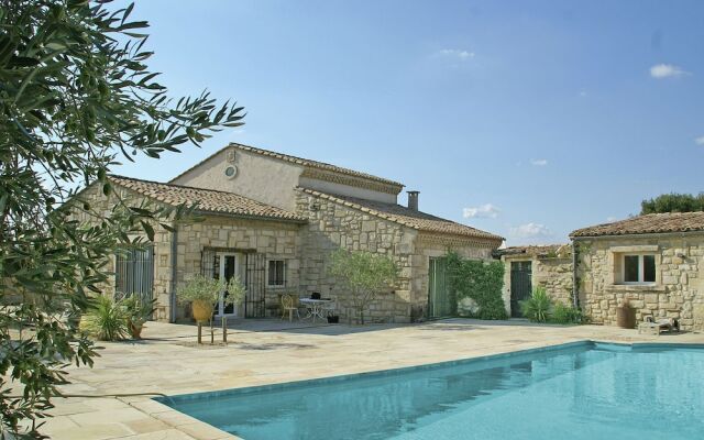 Welcoming Villa with Private Pool in Montfrin
