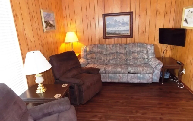 Driftwood Isle 1 Bedroom Home by RedAwning
