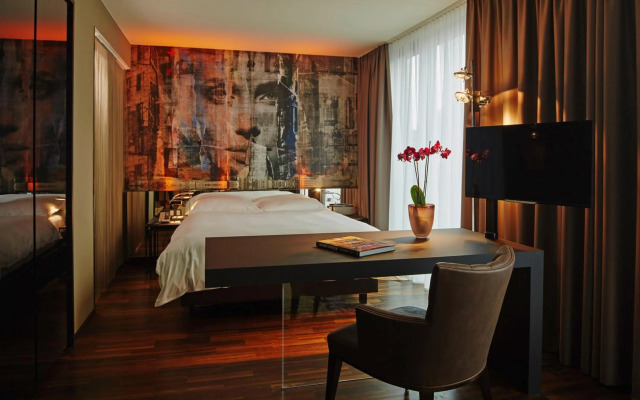 Savoy Hotel