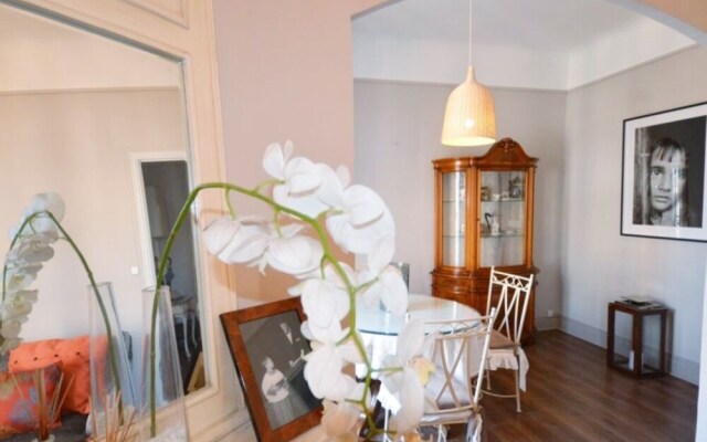 Captivating 3 Bed Apartment In Cannes