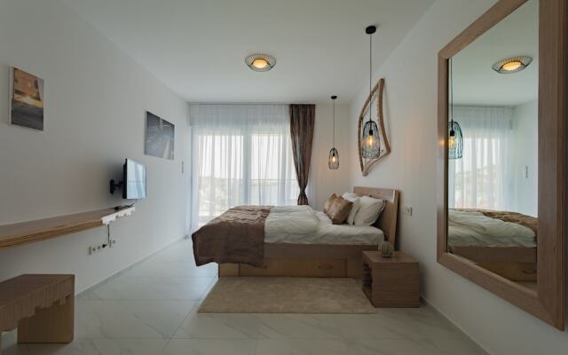 Villa Compass Luxury in a natural bay