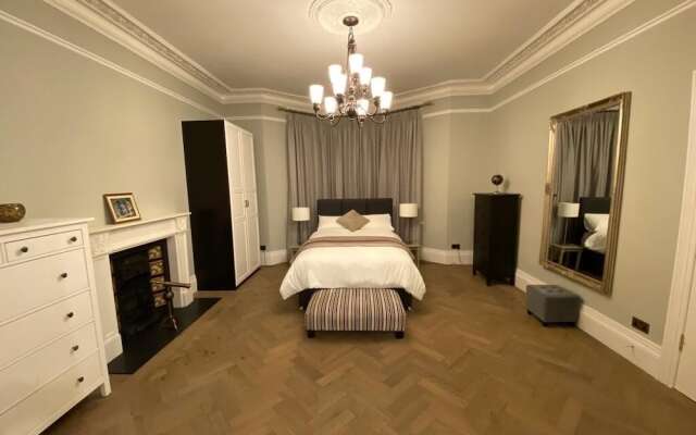 Stunning Victorian Flat Great Links to Central LDN