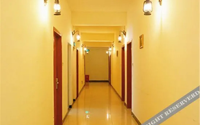 Sunday Business Hotel