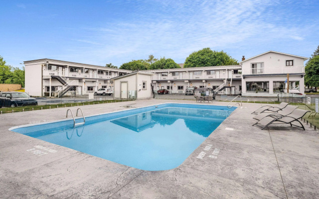 Super 8 By Wyndham Niagara Falls On