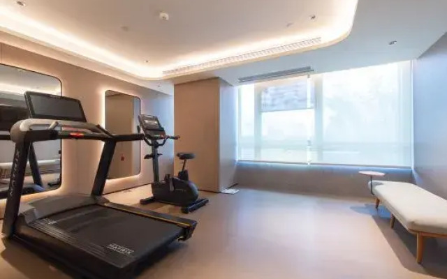 Quan JI hotel (Zhu Hai Station Bao long mall  )