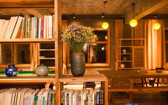 Wuhuatang Boutique Hostel
