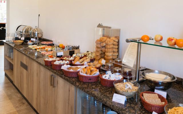 Arion Airport Hotel