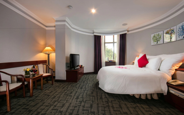 Lake Side Hotel – Guest Rooms – Hanoi
