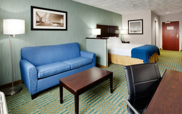 Holiday Inn Express & Suites Smithfield - Providence by IHG