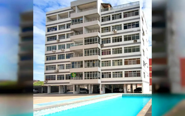 Espaçoso Apartamento na Praia do Futuro c/ 3 Qts.