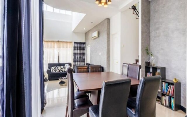Royal Luxury Bukit Ceylon
