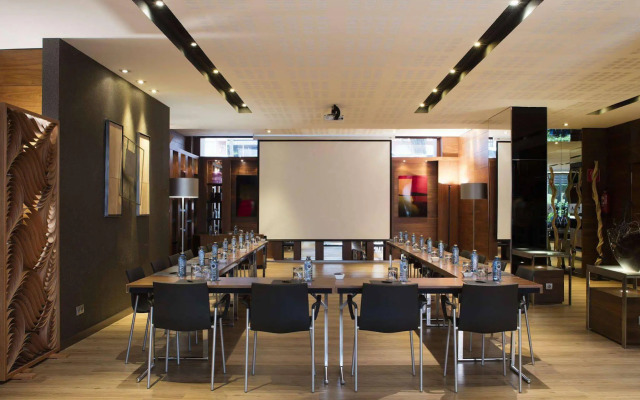 AC Hotel Victoria Suites by Marriott