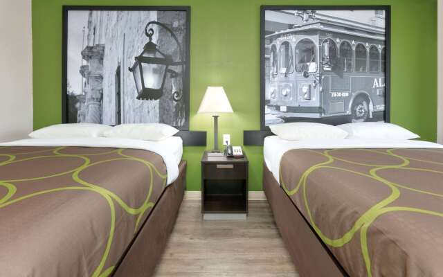 Super 8 by Wyndham Palestine