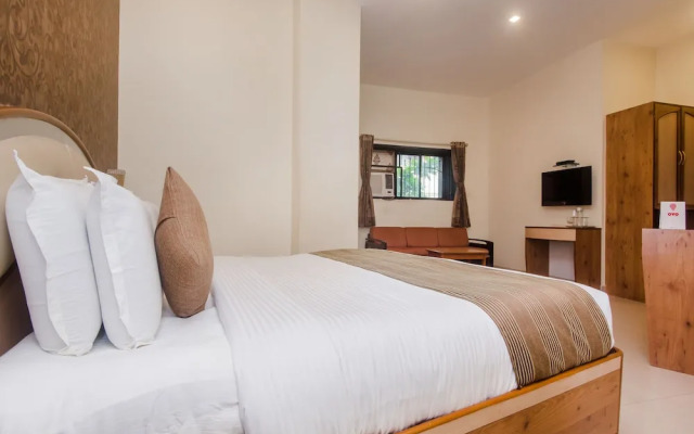 OYO 13105 Hotel Blue Diamond