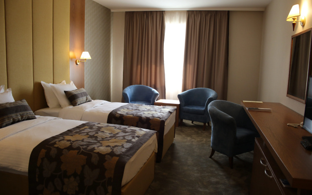 Golden Tulip Varna - Image 3
