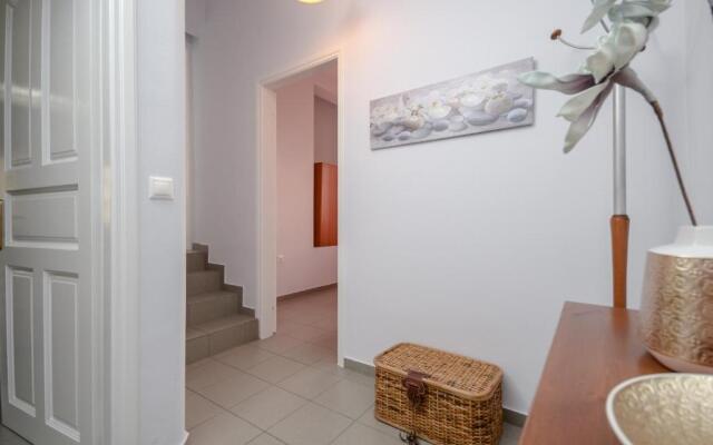 Naxos House