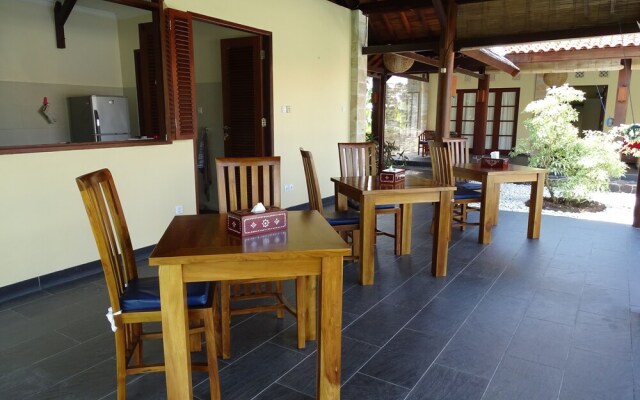 Bale Solah Lombok Holiday Resort