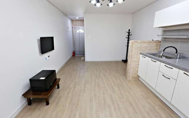 Taean Solbatgil Pension