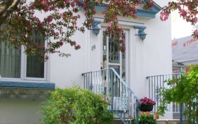 Shirley Samantha's Bed & Breakfast