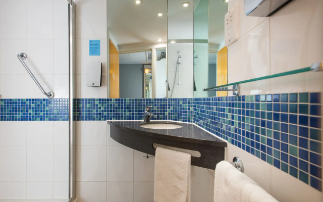 Holiday Inn Express Swindon City Centre by IHG
