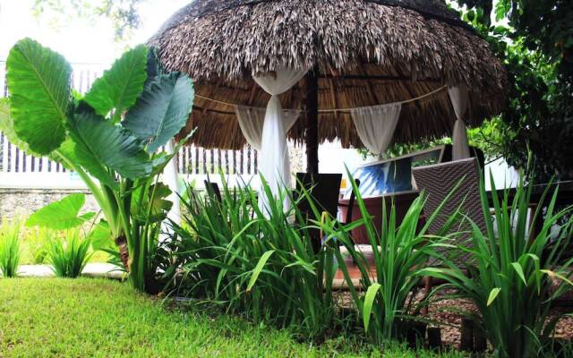 Mayan Art Hotel 10 Avenue