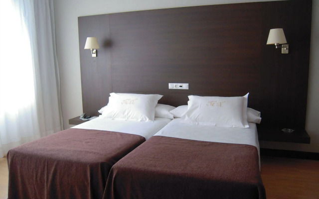 Méndez Núñez Hotel