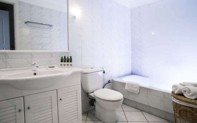 Adikri Villas & Suites