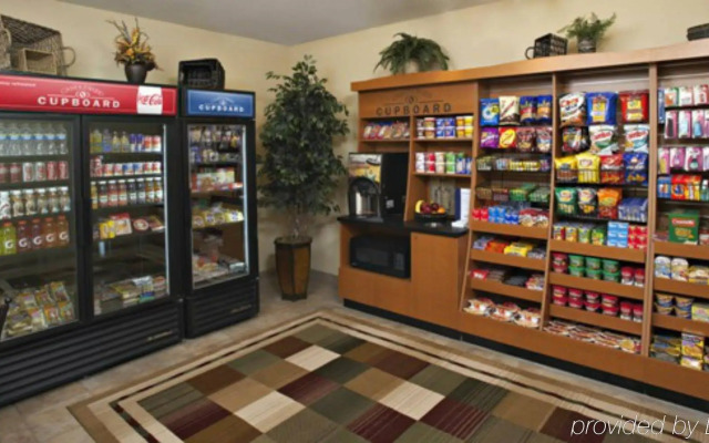 Candlewood Suites Topeka Hotel