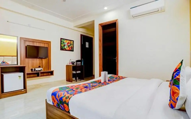 Hotel Golf Course Sapphire By FabHotels