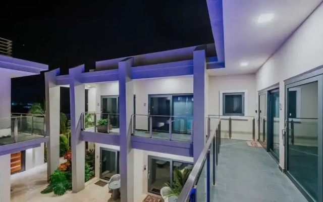 Waykiri Modern Condo 3 Bed 2 Bath Walk to Marriott