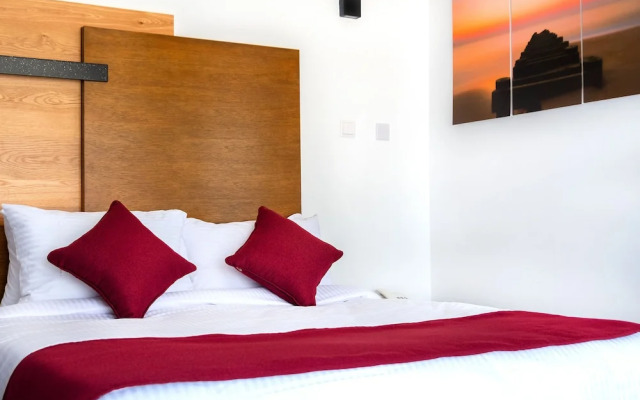 L'Aziz Suites