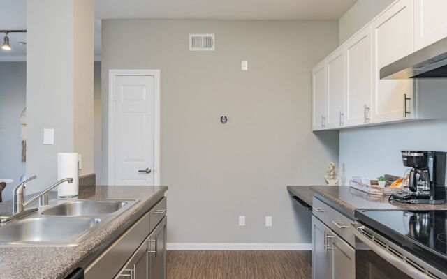 The Luxe Suites of Oceanside with Pool & Gym
