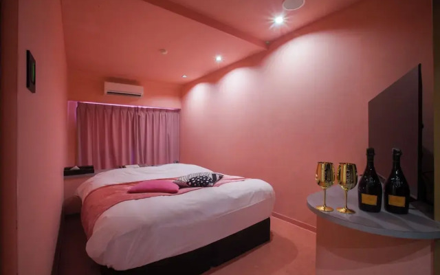 HOTEL elLle - Adults Only