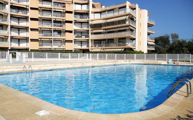 Apartment With one Bedroom in Mandelieu-la-napoule, With Wonderful Mou