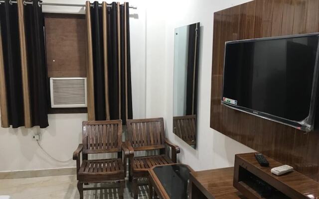 Hotel Crystal Deluxe at New Delhi Railway Station