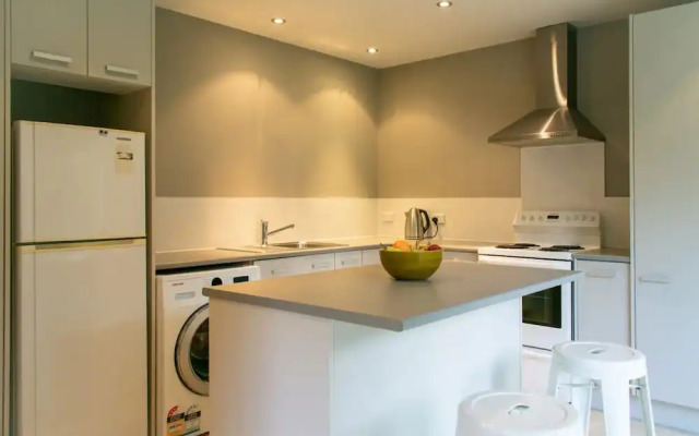 Leafy Beach Haven Retreat 1 Bedroom Close To CBD