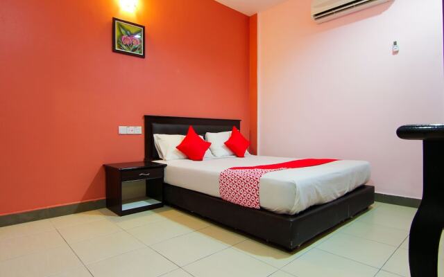 OYO 11343 Hotel Putra Iskandar